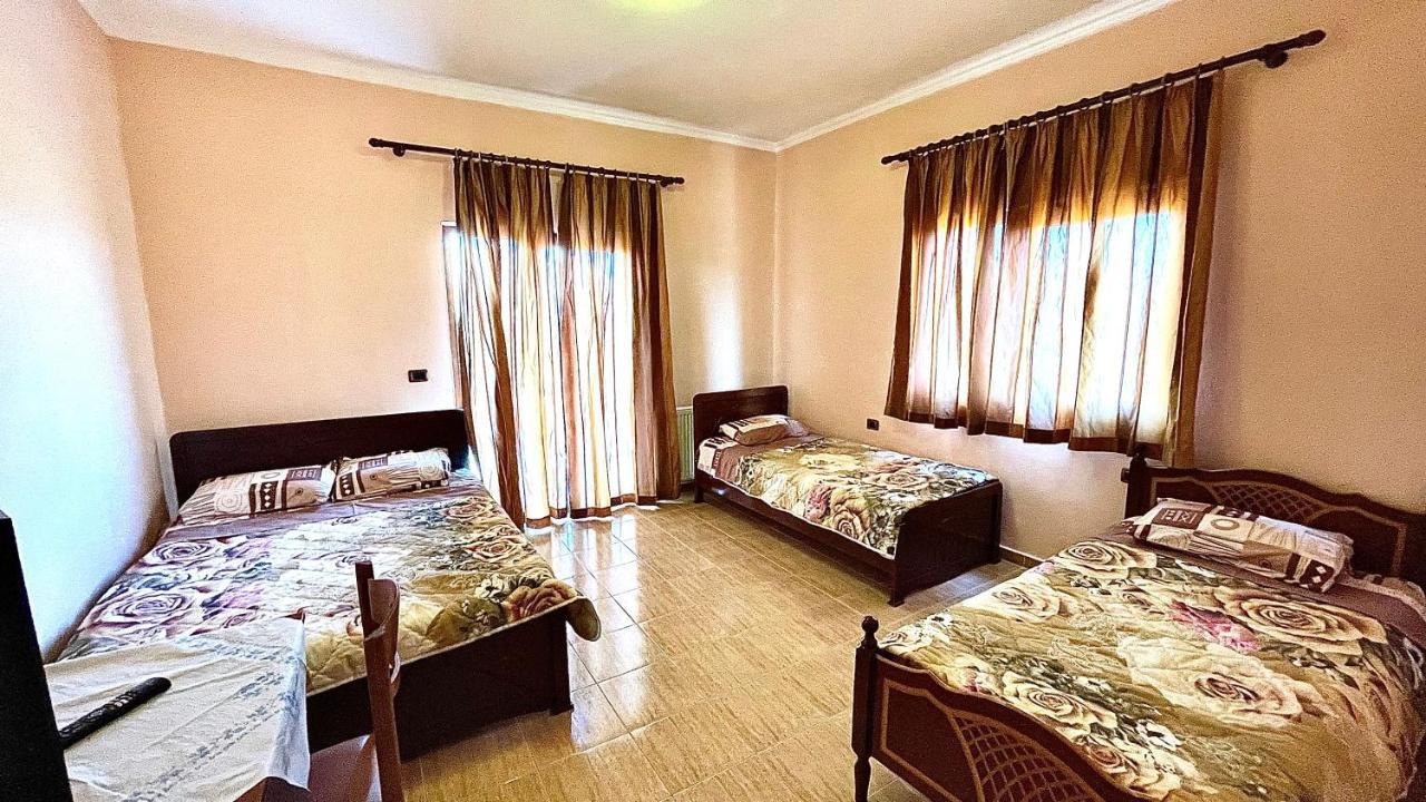 Hotel Paradise Bilisht Kültér fotó