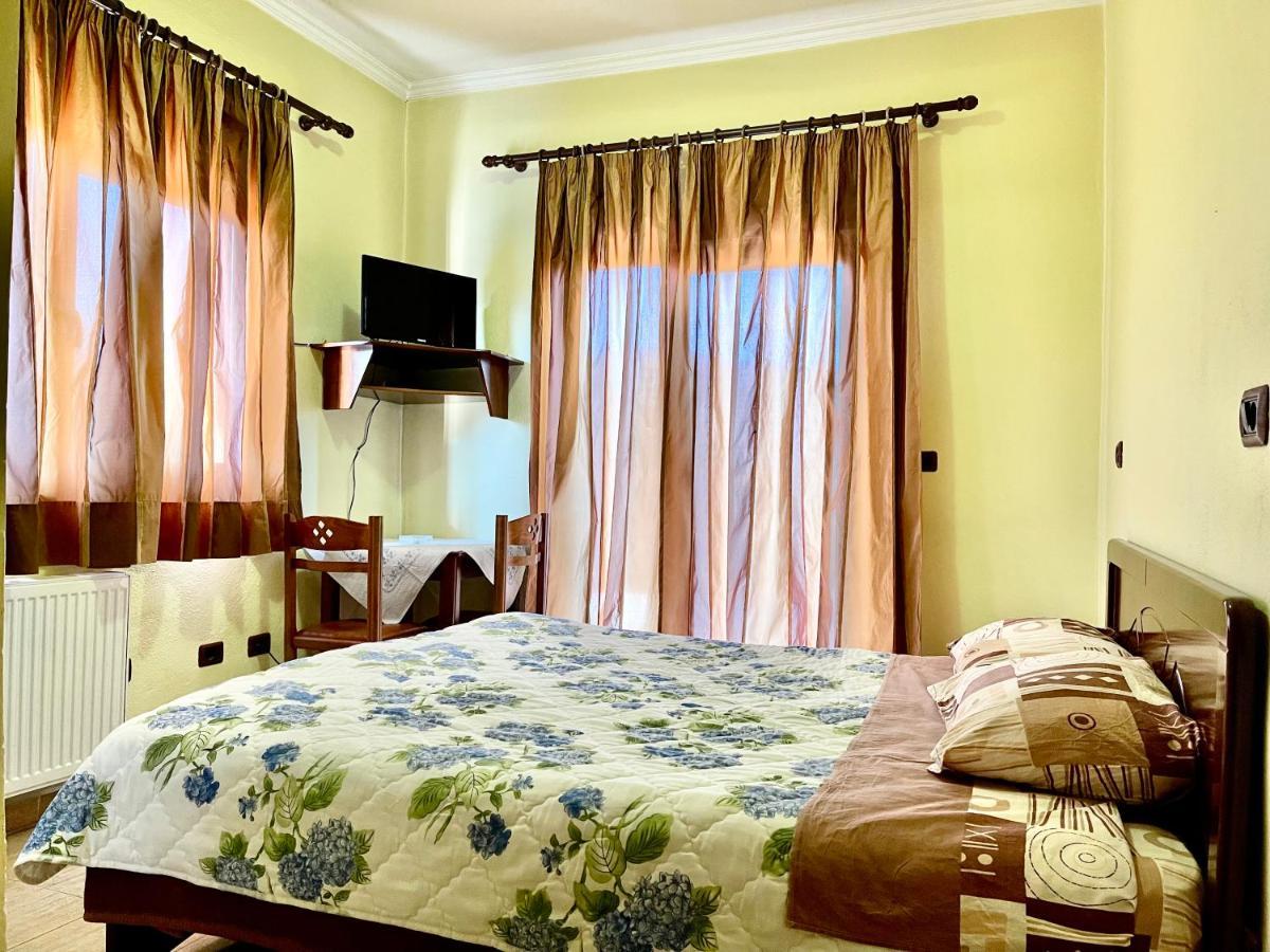 Hotel Paradise Bilisht Kültér fotó