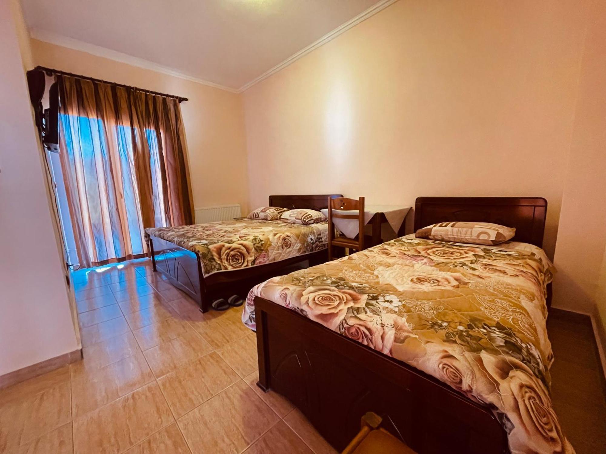 Hotel Paradise Bilisht Kültér fotó