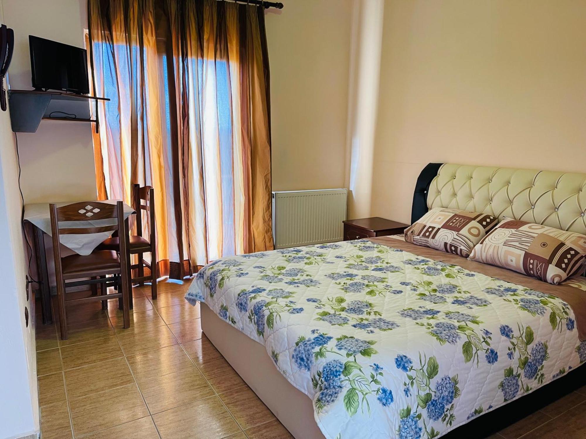 Hotel Paradise Bilisht Kültér fotó