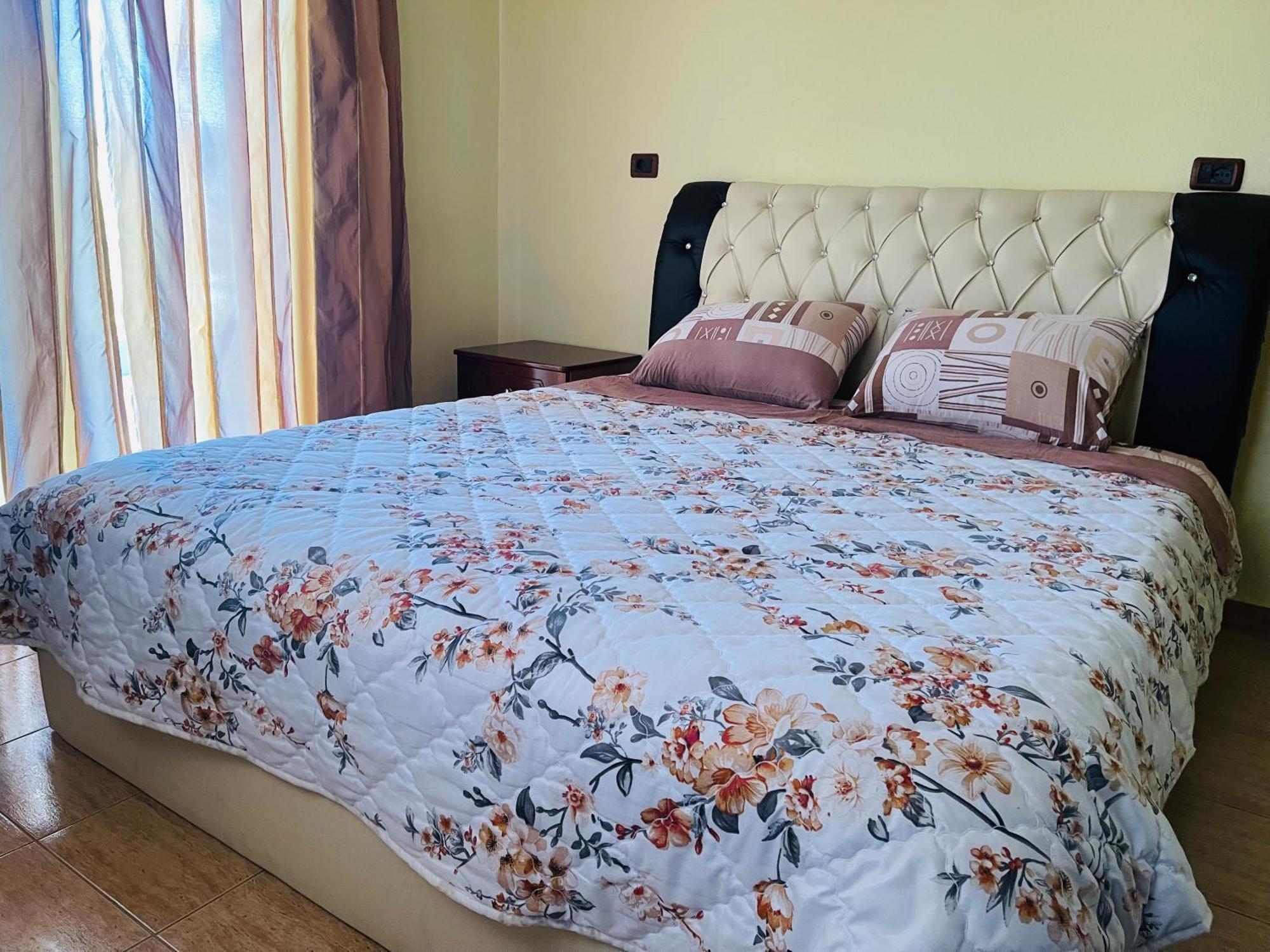 Hotel Paradise Bilisht Kültér fotó